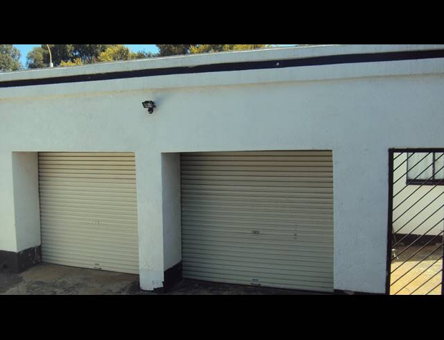 4 BEDROOM FREEHOLD FOR SALE IN KEMPTON PARK WEST